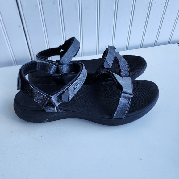 Sketchers ON THE GO AIR GOGA MAT Athletic Sandals Gray Black Comfort Sz 10 - Picture 1 of 9
